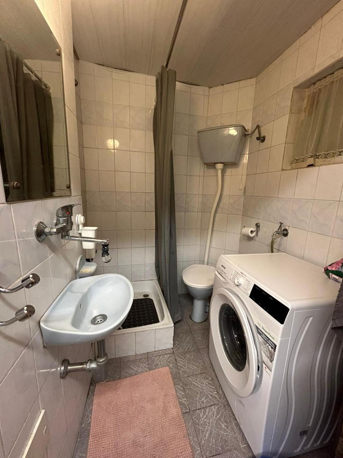 Private Apartament With Shared Bathroom เบลเกรด ภายนอก รูปภาพ