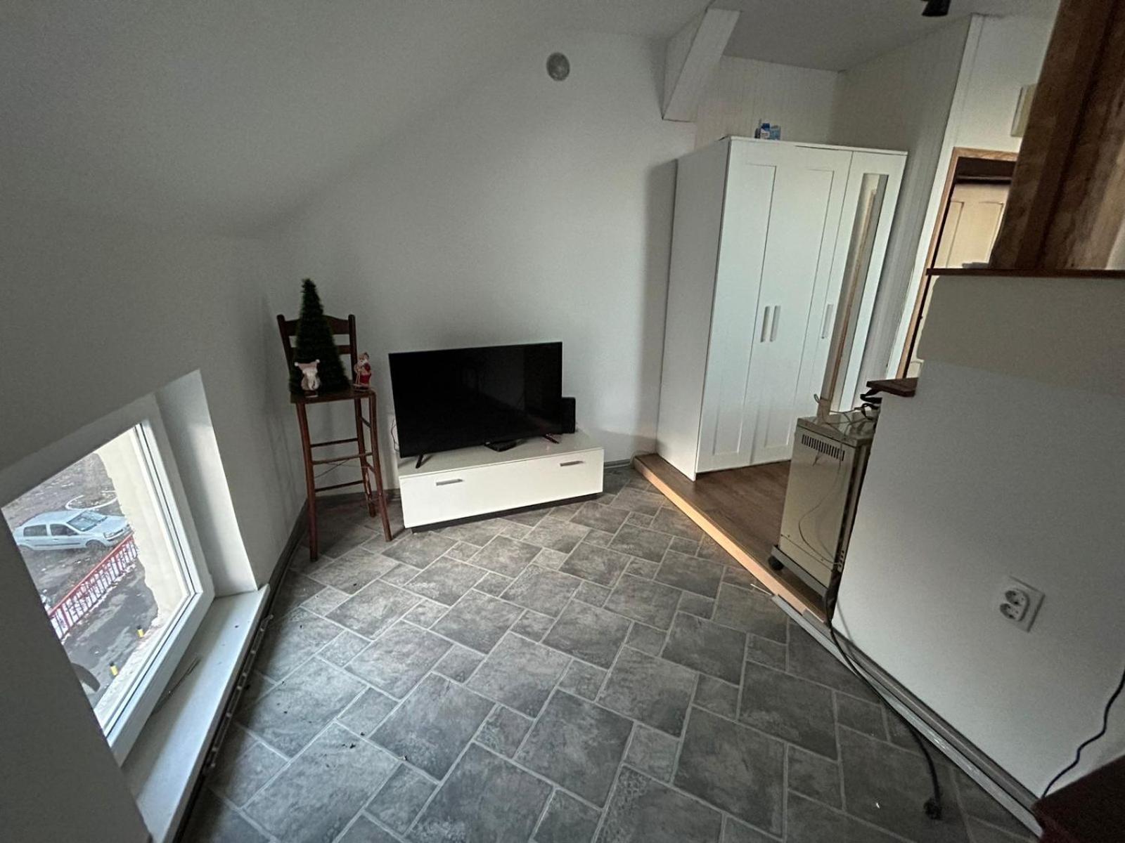 Private Apartament With Shared Bathroom เบลเกรด ภายนอก รูปภาพ