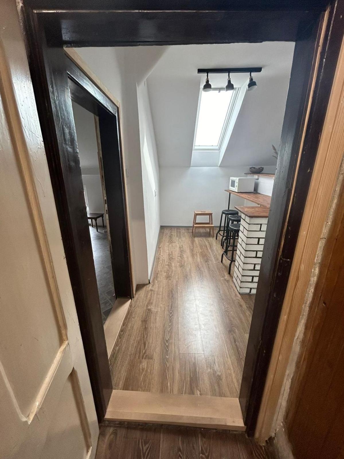 Private Apartament With Shared Bathroom เบลเกรด ภายนอก รูปภาพ